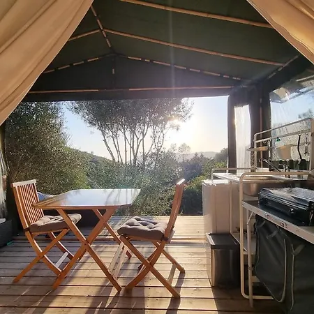 Lodges Safari Les Lauriers Sur Ile Du Levant Exterior photo