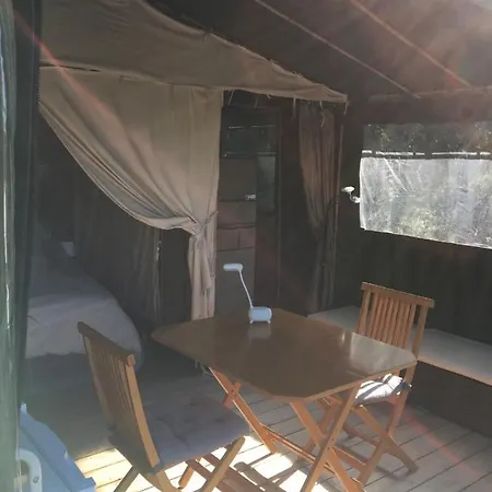 Lodges Safari Les Lauriers Sur Ile Du Levant Exterior photo