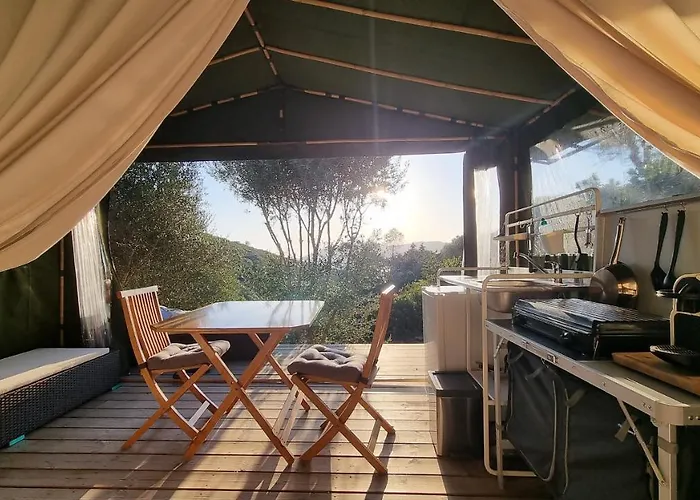 Lodges Safari Les Lauriers Sur Ile Du Levant
