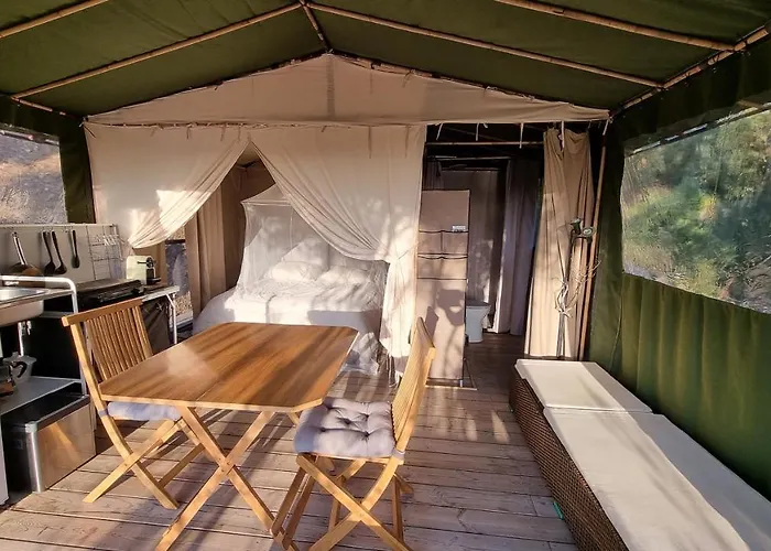 Lodges Safari Les Lauriers Sur Ile Du Levant